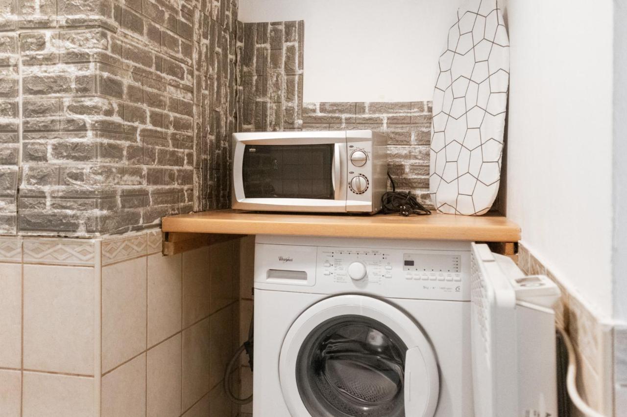 Attractive Apartment Near Wiener Stadthalle Bagian luar foto